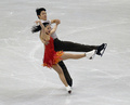 フィギュアスケート全米選手権（2013 Prudential U.S. Figure Skating Championships）は25日、米ネブラスカ（Nebraska）州オマハ（Omaha）にあるセンチュリーリンク・センター（CenturyLink Center）で行われ、アイスダンス・ショートダンス（SD）ではメリル・デイビス（Meryl Davis）/チャーリー・ホワイト（Charlie White）組が自己79.02点で首位に立った。

演技に臨むマイア・シブタニ（Maia Shibutani）/アレックス・ シブタニ（Alex Shibutani）組（2013年1月25日撮影）。(c)AFP/Getty Images/Jonathan Daniel