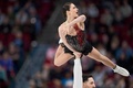 フィギュアスケート世界選手権、ペア・フリースケーティング（FS）。演技に臨むカナダのディアナ・ステラト・ドゥデク/マキシム・デシャン組（2024年3月21日撮影）。(c)Geoff Robins / AFP