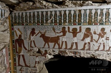 【 エジプト壁画彫刻 】　石灰岩断片　コレクター放出 古代エジプト彫刻の常識を覆す発見！ 墓荒らしが見逃した石像が