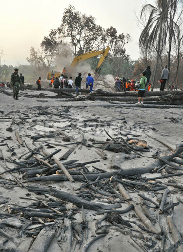 ムラピ山噴火、死者273人に インドネシア 写真5枚 国際ニュース：AFPBB