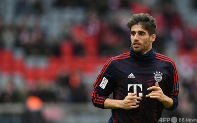 18 19 バイエルン　ホーム　ハビ　マルティネス　ドルトムント戦実使用 ハビ・マルティネス、バイエルン退団へ 3冠メンバーでは3人目