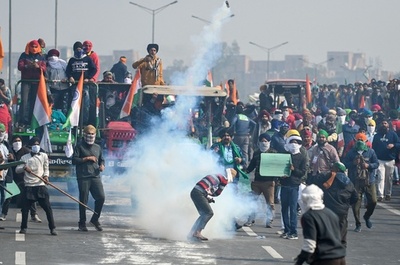 インド首相、農業改革法の廃止表明 大規模デモ受け方向転換