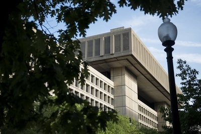 元FBI職員、AP通信への機密漏洩を認める 米爆弾攻撃未遂