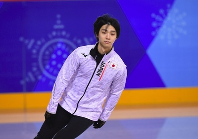 羽生が公式練習に登場、ファンのために「夢に描いた演技」誓う