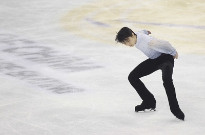 羽生は2位発進、コフトゥンが2度の4回転成功でSP首位 中国杯