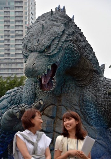 東京ミッドタウンにゴジラ出現!?