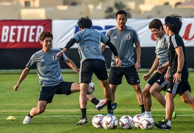 日本代表がリラックスムードで調整、カタールとのアジア杯決勝へ