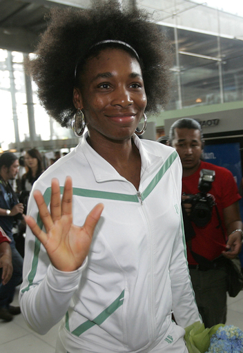 ヴィーナス スワンナプーム国際空港に到着