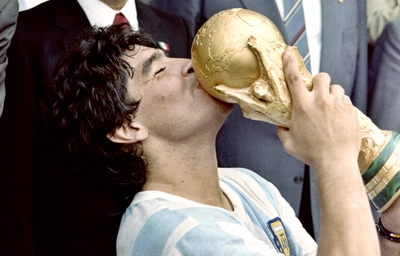 ディエゴ・マラドーナ氏─人生を彩った10の日付