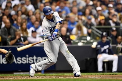 ブルワーズ一塁手を蹴ったマチャドに罰金、米報道