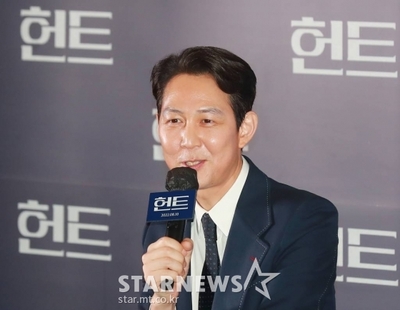 イ・ジョンジェ、エンディングクレジットに恋人の名前を載せ話題に – KOREA WAVE