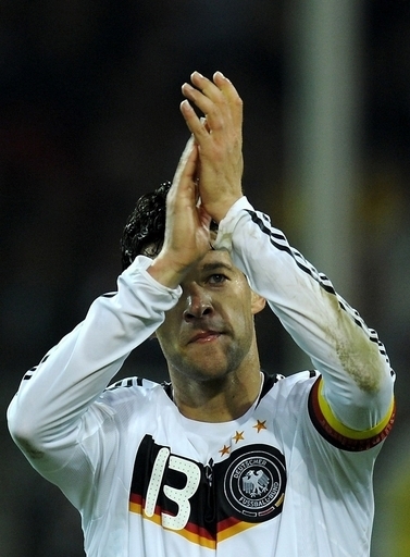 バラック ふくらはぎの負傷でウェールズ戦欠場も