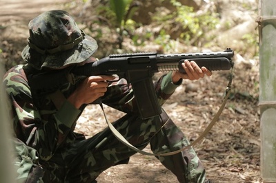 軍政倒すのは「銃弾」 ジャングルで反体制派が軍事訓練 ミャンマー
