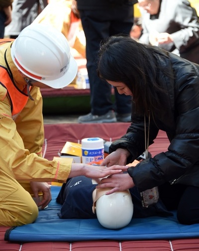 六本木ヒルズで防災訓練、東日本大震災から4年