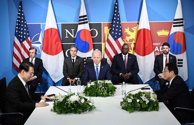 米、日韓防衛の関与「揺るぎない」と強調 3か国首脳会談で