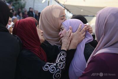 イスラエル人入植者が殺害か、パレスチナ人の若者の葬儀 ヨルダン川西岸