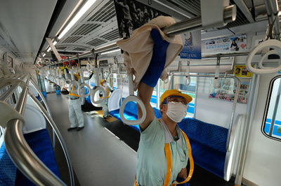 「見えない戦い」