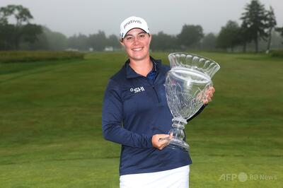 カプチョが3年ぶりツアー制覇、古江4位 ショップライトLPGA