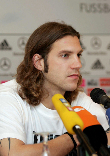 フリンクス 膝の怪我は当初の予想より軽傷と判明