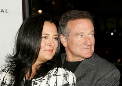 俳優R・ウィリアムズの妻、離婚を申請