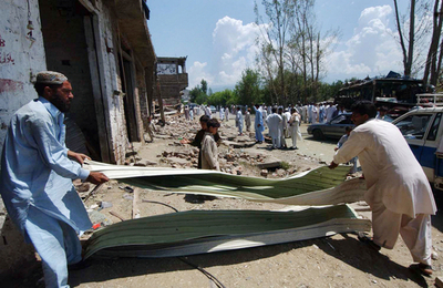 国境地帯の部族勢力、パキスタン政府との和平協定を破棄、住民数千人が脱出