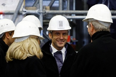 仏大統領府でユダヤ教儀式、政教分離めぐりマクロン氏に批判集中