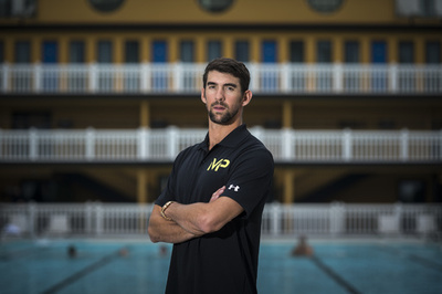 フェルプス氏がサメと100メートル対決、米国競泳チームも結果に興味津々