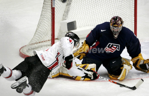 アイスホッケー 世界u 選手権大会 カナダ 米国とのシュートアウトを制し決勝進出 スウェーデン 写真5枚 ファッション ニュースならmode Press Powered By Afpbb News