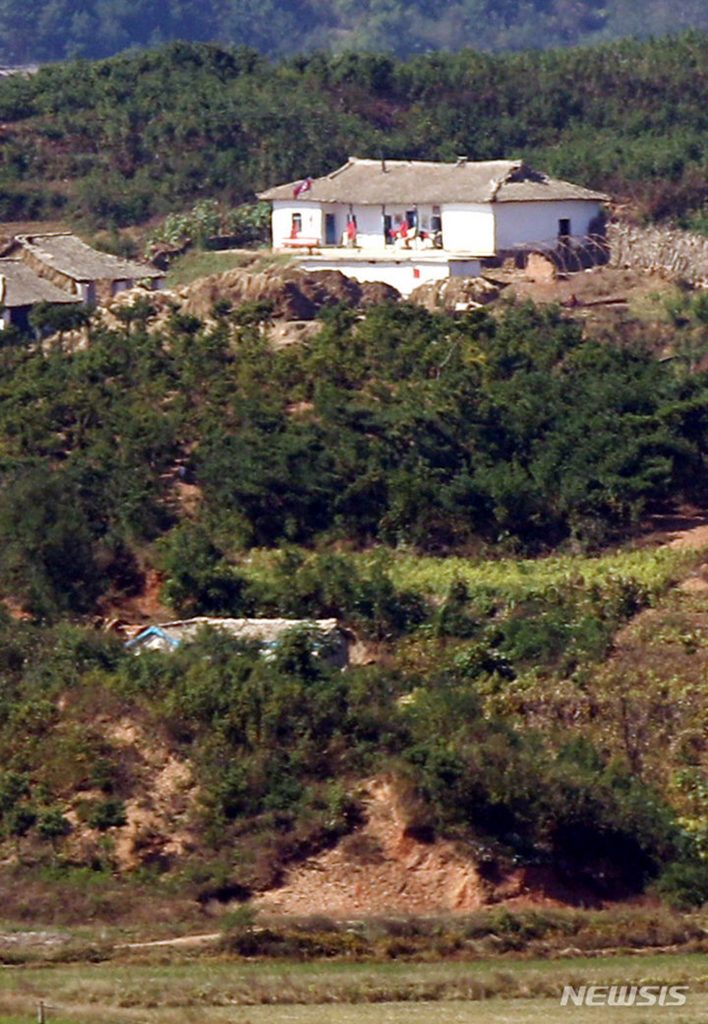 韓国・坡州市の烏頭山統一展望台から撮影＝2023年10月10日(c)NEWSIS