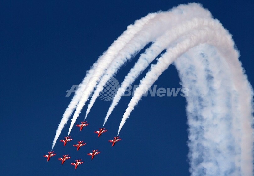 アクロバット飛行チームが妙技を披露 ドバイ航空ショー 写真35枚 国際ニュース Afpbb News