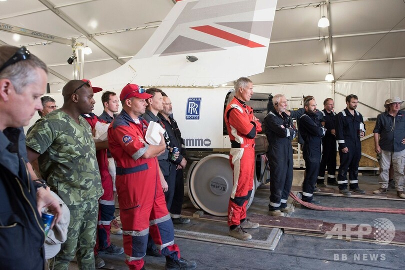 目指すは時速1600キロ 超音速自動車「ブラッドハウンド」が試運転