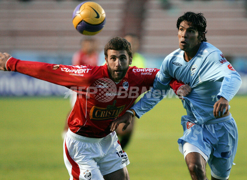 ＜サッカー 07リベルタドーレス杯南米選手権＞シエンシアノ ウリベの決勝ゴールでボリバルとの接戦を制す - ボリビア