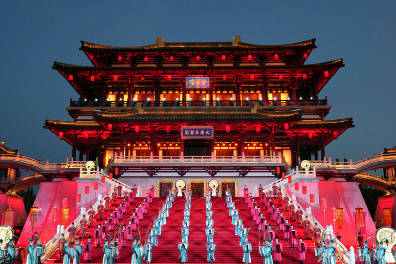 カザフスタンの歌手が歌った古典詩の意味は 中国・中央アジアサミットの前夜祭