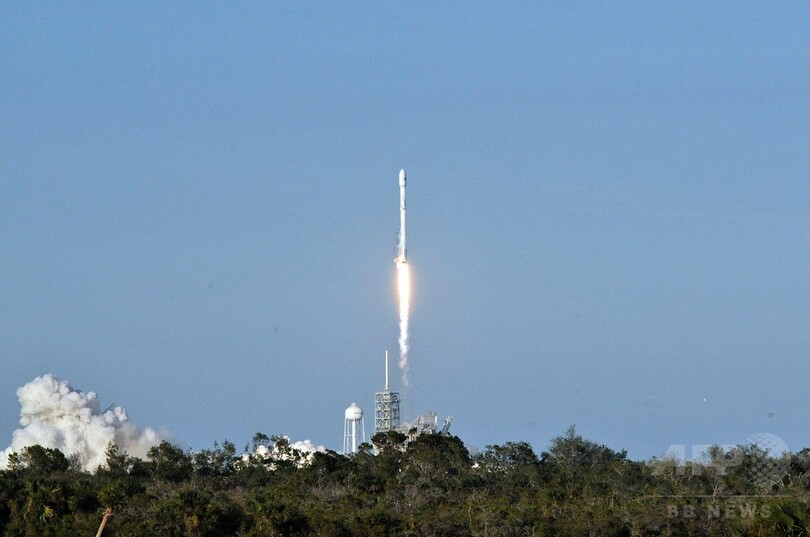 スペースXの再利用ロケット、打ち上げ成功 「宇宙飛行の革命」