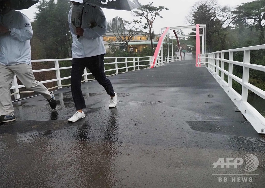 大雨に見舞われたZOZO選手権、最終日は28日にずれ込み 大雨に見舞われたZOZO選手権、最終日は28日にずれ込み