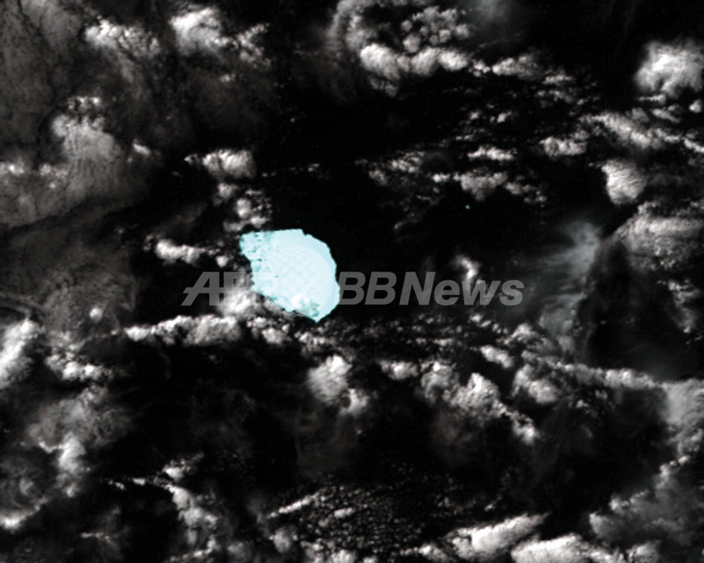 100年に1度の巨大な氷山、オーストラリアへ漂流中 写真2枚 国際