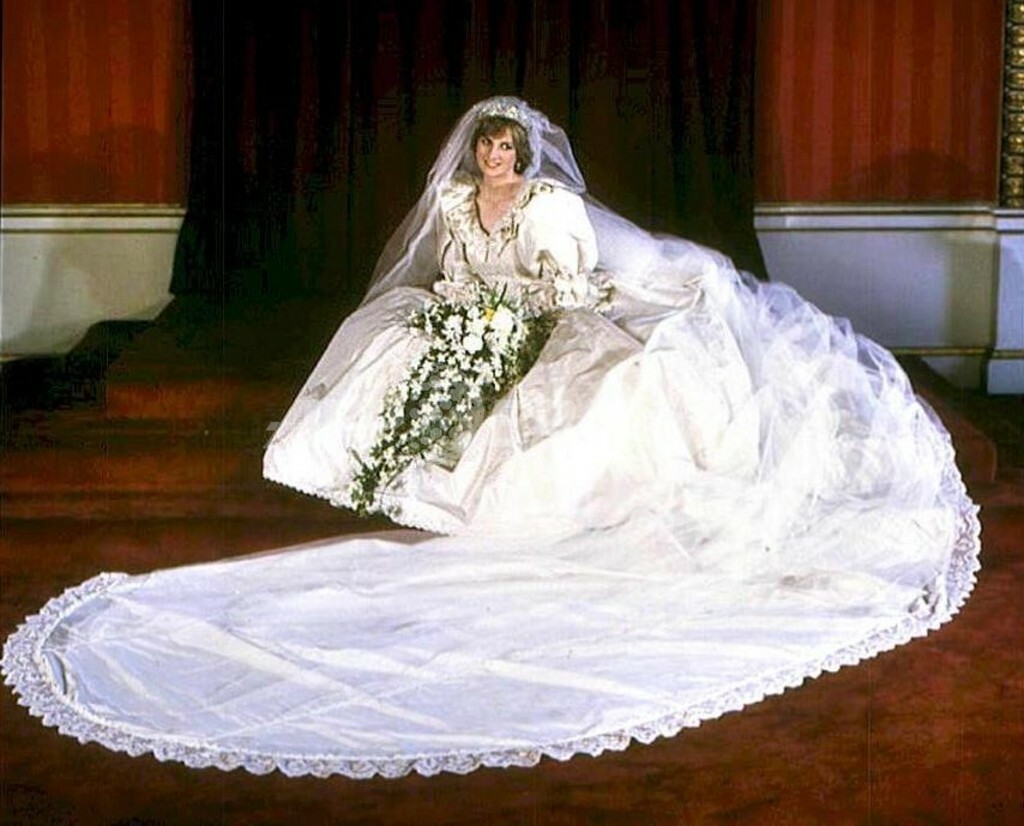 1981年、世紀のロイヤルウェディング 写真6枚 ファッション ニュース