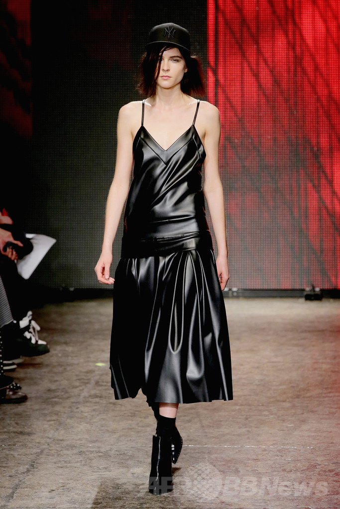 ＜14/15年秋冬NYコレクション＞DKNY