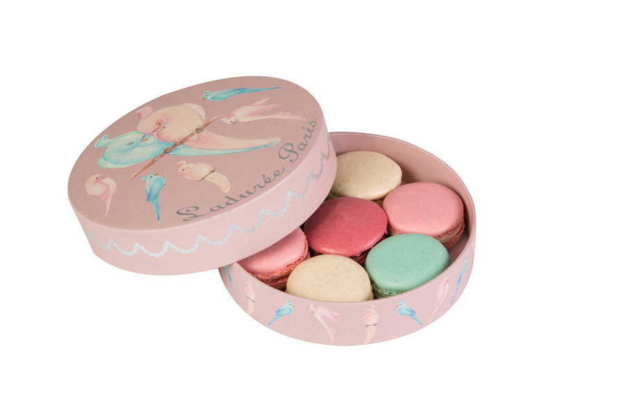 「ラデュレ」バレンタイン限定のキュートなマカロンボックス