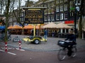 観光客相手に危険な薬物が販売されていることを警告する、オランダ・アムステルダム（Amsterdam）街頭の電光掲示板（2014年11月27日撮影）。(c)AFP/ANP/ROBIN VAN LONKHUIJSEN