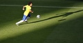 サッカーW杯ブラジル大会（2014 World Cup）グループA、ブラジル対メキシコ。ボールをコントロールするブラジルのマルセロ（Marcelo Vieira Da Silva Junior、2014年6月17日撮影）。(c)AFP/FABRICE COFFRINI