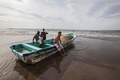 津波に備えるニカラグア・サンラファエルデルスルの住民ら（2016年11月24日撮影）。(c)AFP/Alfredo ZUNIGA