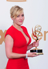 米ロサンゼルス（Los Angeles）で行われた第63回プライムタイム・エミー賞（Primetime Emmy Awards）授賞式でTV映画／ミニ・シリーズ部門の主演女優賞を獲得したケイト・ウィンスレット（Kate Winslet、2011年9月18日撮影）。(c)AFP/ROBYN BECK