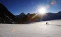 2007年5月23日、世界最高峰エベレスト（Everest）のベースキャンプ付近の登山家ら。(c)AFP/ALTITUDE EVEREST EXPEDITION 2007