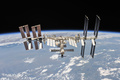 国際宇宙ステーション（ISS）。米航空宇宙局（NASA）とロシア国営の宇宙開発企業ロスコスモスが公開（2018年10月4日撮影）。(c)AFP PHOTO / NASA/Roscosmos