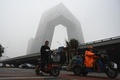 スモッグに覆われた中国・北京（2021年11月5日撮影）。(c)JADE GAO / AFP