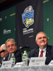 国際野球ソフトボール連盟（World Baseball Softball Confederation、WSBC）の設立を発表する共同代表のドン・ポーター（Don Porter、右）氏とリカルド・フラッカーリ（Riccardo Fraccari）氏（2013年4月14日撮影）。(c)AFP/Yoshikazu TSUNO