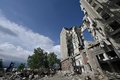 ウクライナ南部ミコライウで、ロシア軍の攻撃で破壊された庁舎（2022年6月10日撮影）。(c)Genya SAVILOV / AFP
