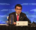 カナダ・バンクーバーで行われた外相会合に出席した河野太郎外相（2018年1月16日撮影）。(c)AFP PHOTO / Don MacKinnon