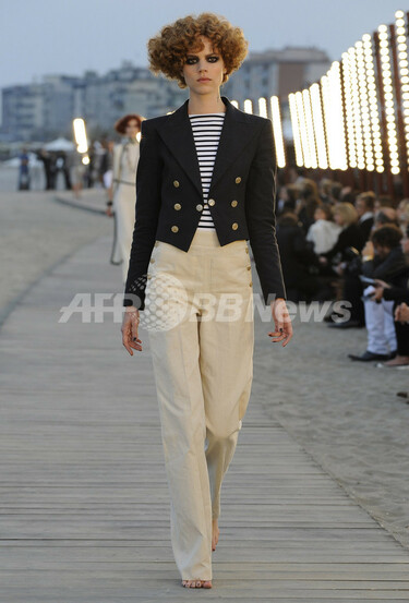 10年クルーズ・コレクション＞シャネル、ベネチアで新作を発表 写真20